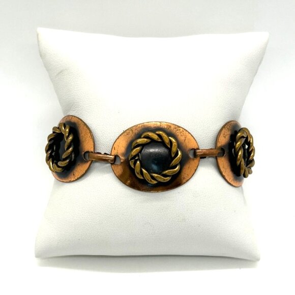Vintage Copper-Tone Bracelet Copper-Tone Wreath Design Fold-Over Clasp 6.75 In - Picture 2 of 9